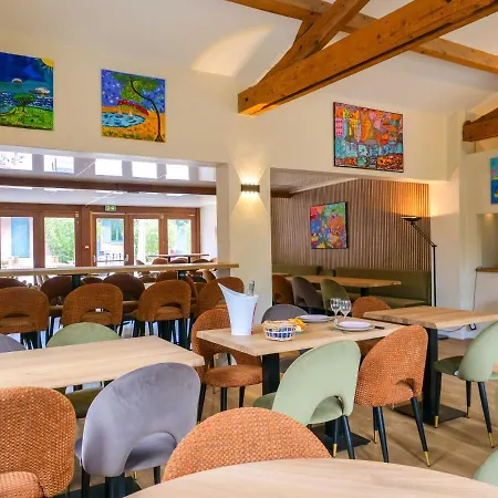 Ośrodek wypoczynkowy Lou Riou Village 3*