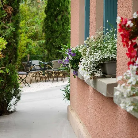 Lou Riou Village منتجع سان تروبيه