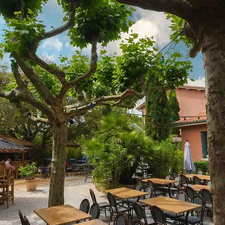 Lou Riou Village Курортний комплекс Сен-Тропе