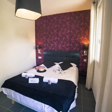 Lou Riou Village Сен-Тропе